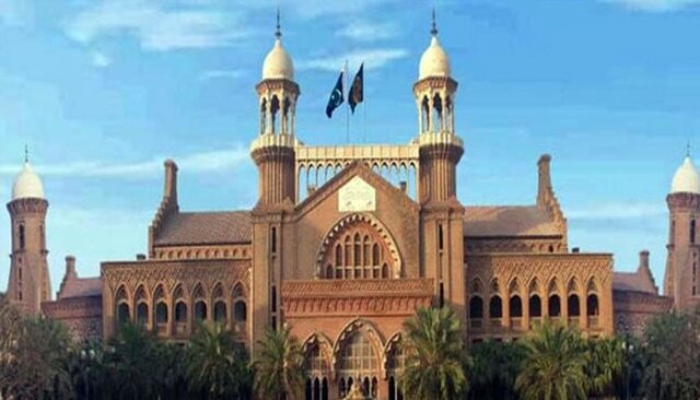لاہور ہائیکورٹ: باربار آلودہ دھواں چھوڑنے والی فیکٹریوں کو 10،10لاکھ جرمانے کی ہدایت